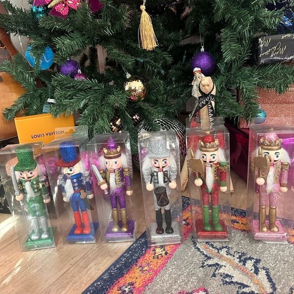 NIB Set of 6 8” Christmas Glitter Wooden Hand Painted Nutcracker Decor - Picture 1 of 3